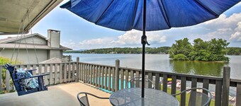 Balcony & Lake Access: Hot Springs Getaway!