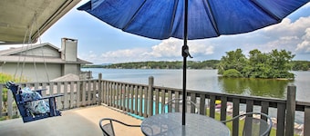 Balcony & Lake Access: Hot Springs Getaway!