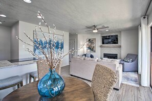 Interior - Balcony & Lake Access: Hot Springs Getaway! (Hot Springs)