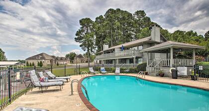 Balcony & Lake Access: Hot Springs Getaway!