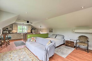 Apartment (0 Bedroom) | Interior
