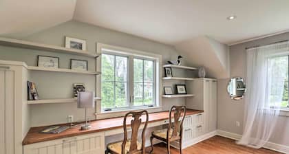 Barn-like Studio Suite w/ Flowering Garden!