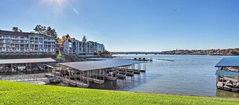 Lakefront Patio, Pool Access! Lands End Condo
