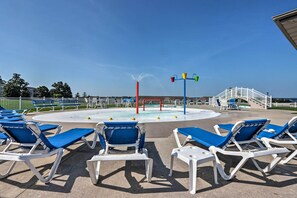 Apartment (3 Bedrooms) | Interior - Lakefront Patio, Pool Access! Lands End Condo (Osage Beach)