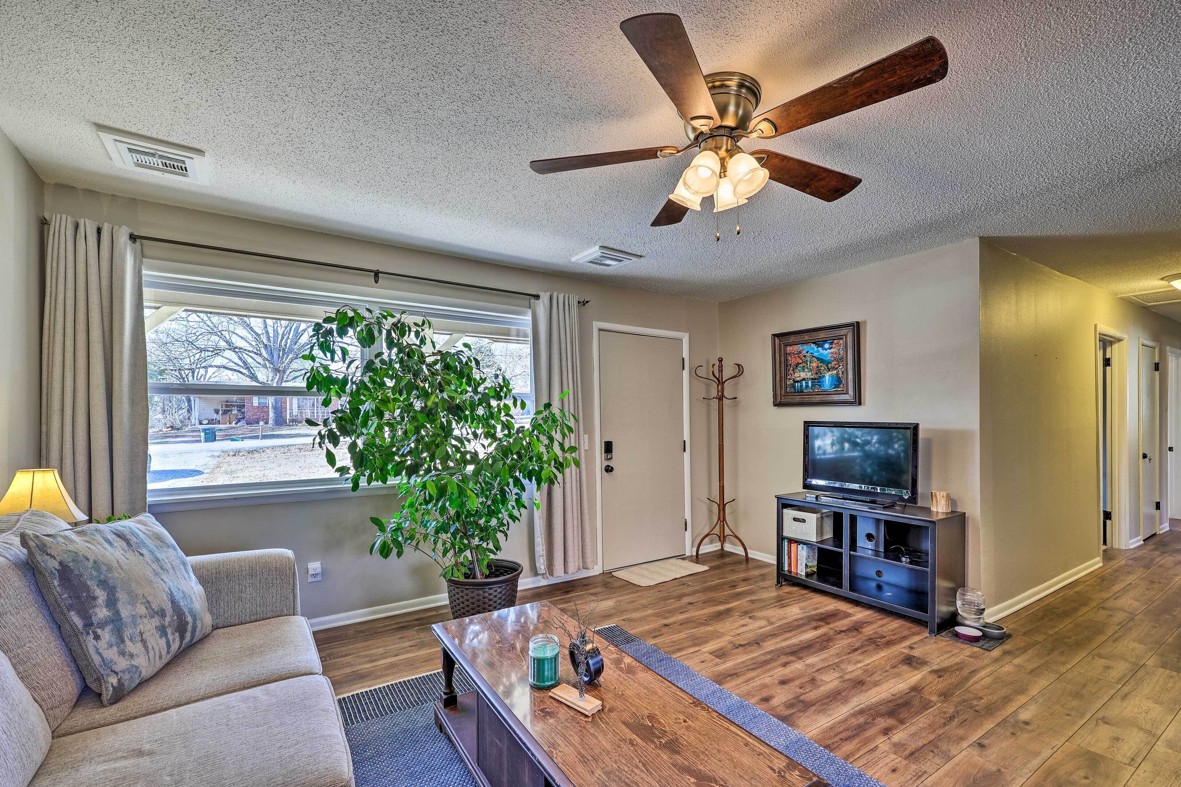 Fayetteville Vacation Rental ~ 6 Mi to U of A