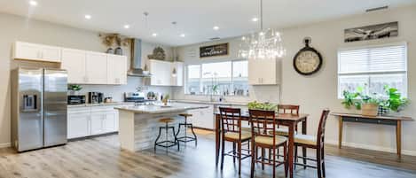 House (3 Bedrooms) | Interior