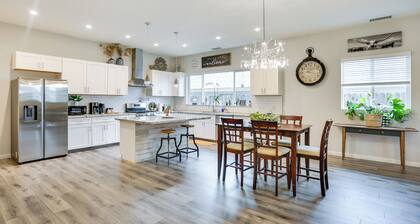 Stunning Clovis Home ~ 1 Mile to Old Town!