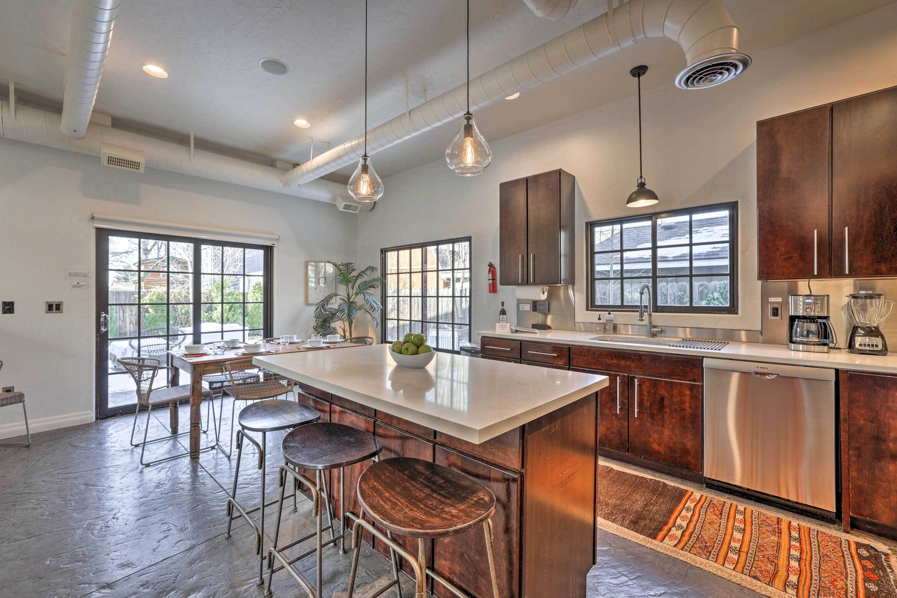 House (4 Bedrooms) | Interior