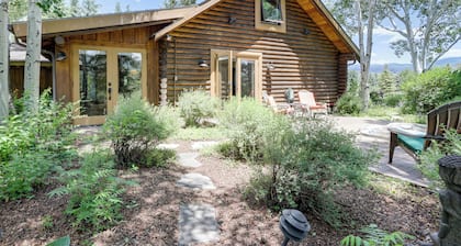 Snowmass Home w/ Hot Tub, Fireplace, & Mtn Views!