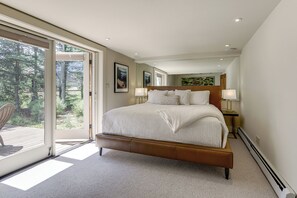 Interior - Snowmass Home w/ Hot Tub, Fireplace, & Mtn Views! (Snowmass)