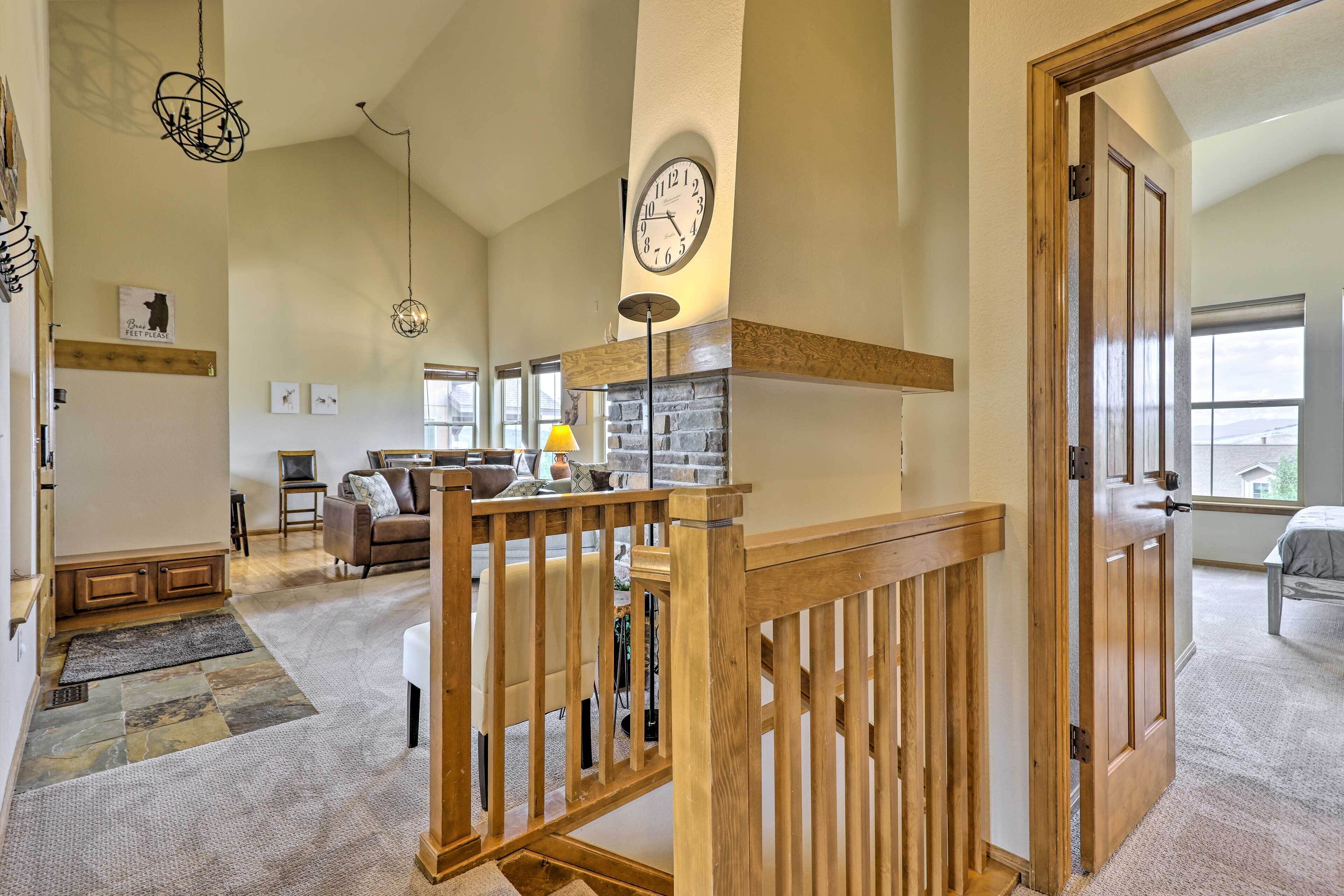 Beautiful Granby Home: Hot Tub & Mtn Views!