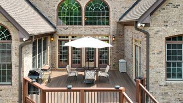 House (5 Bedrooms) | Interior