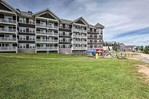 Apartment (2 Bedrooms) | Interior - Snowshoe Condo w/ Mtn Views, Walk to Ski Lift (Snowshoe)