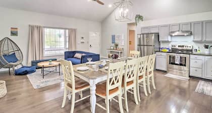 Gas Grill, Lake Access: Scenic Poconos Retreat!