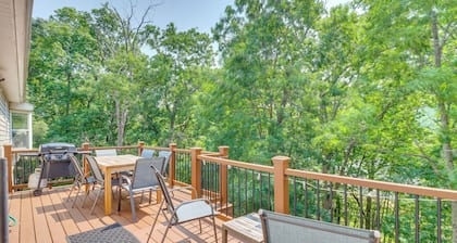 Gas Grill, Lake Access: Scenic Poconos Retreat!