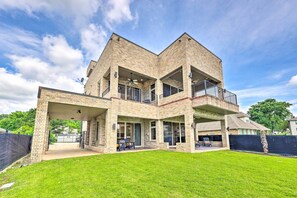 Interior - Waterfront Home ~ 4 Mi to Oaklawn Racing Casino! (Hot Springs)