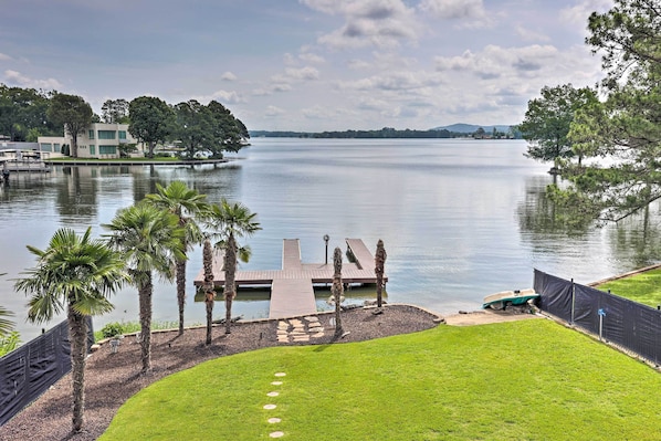 House (3 Bedrooms) | Interior - Waterfront Home ~ 4 Mi to Oaklawn Racing Casino! (Hot Springs)