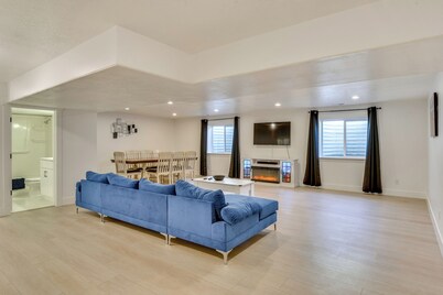 Sleek & Modern Morgan Abode: Great for Families!