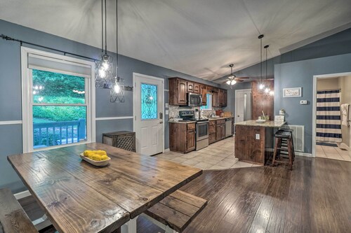 Peaceful Sevierville Home w/ Private Hot Tub!