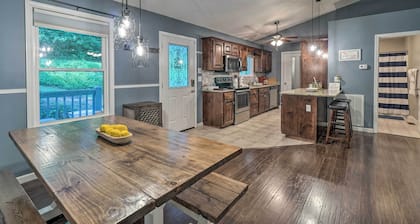 Peaceful Sevierville Home w/ Private Hot Tub!