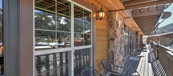 Red River Home w/ 2 Balconies - 1 Block to Main St