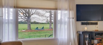 Deck & Pasture Views! Bealeton Farmhouse Escape