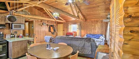 House (2 Bedrooms) | Interior