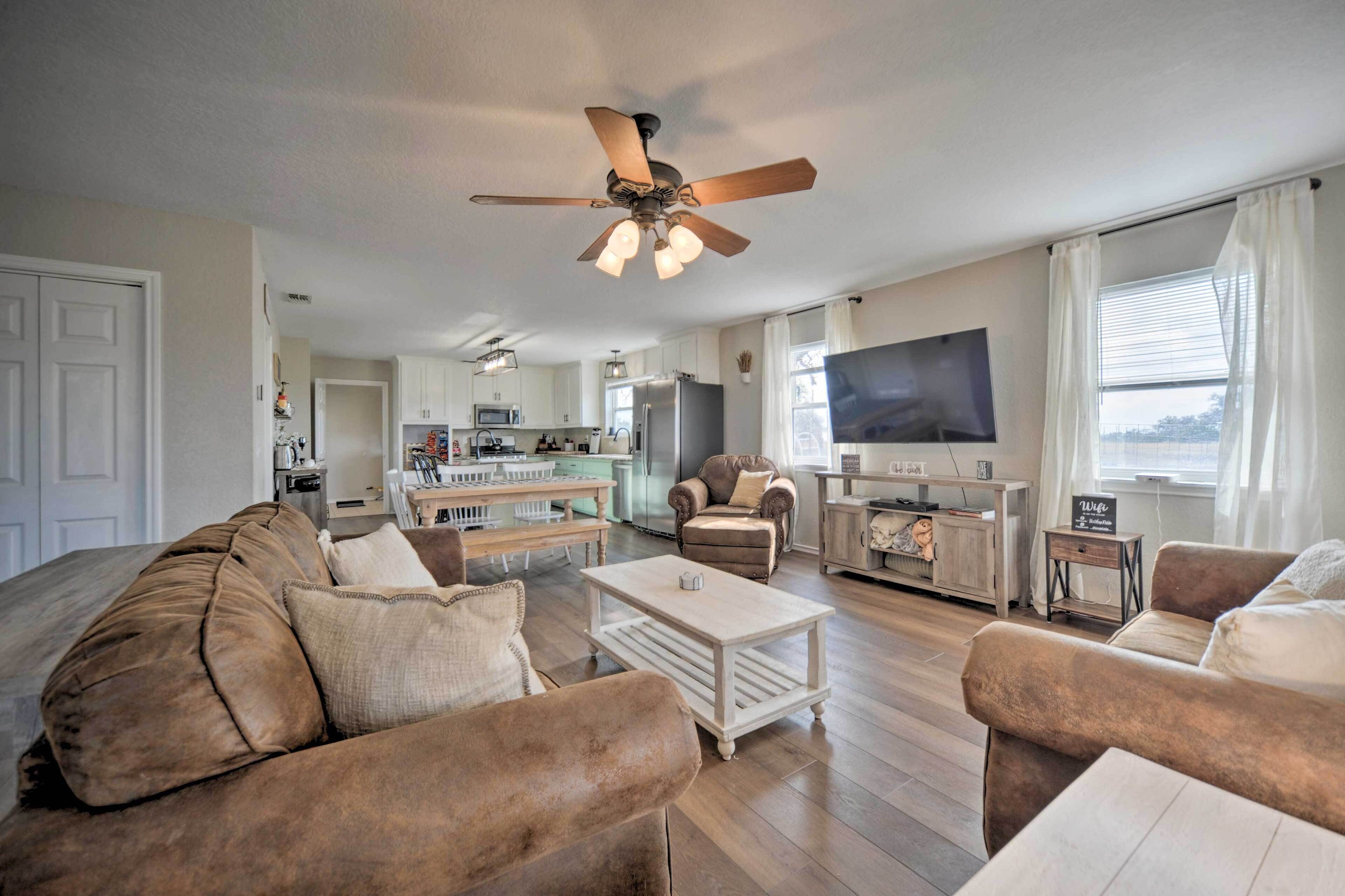 Charming Hill Country Home w/ Fire Pit!