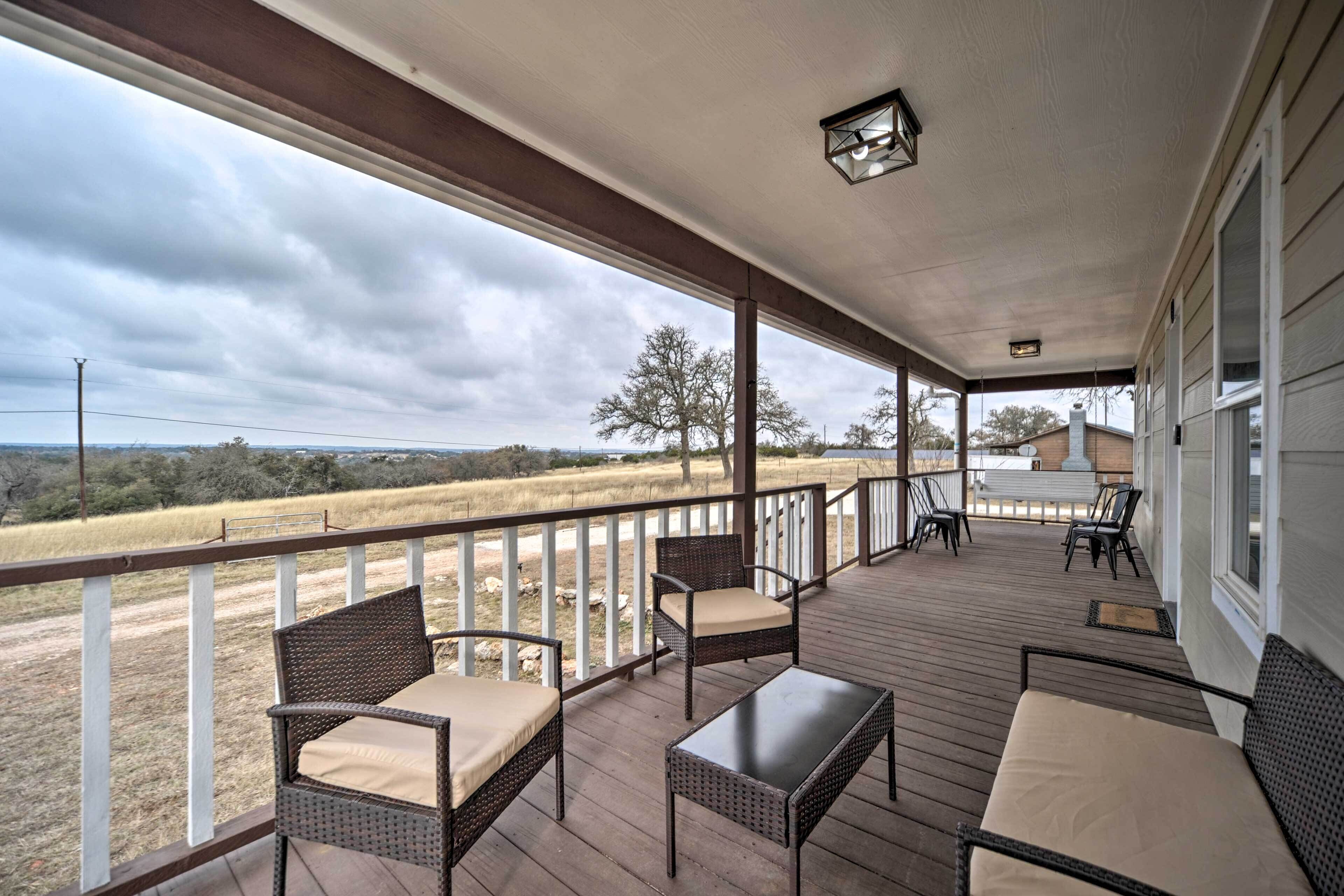 Charming Hill Country Home w/ Fire Pit!