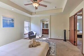 4 habitaciones, tabla de planchar con plancha y ropa de cama 
