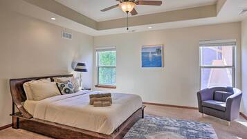 4 bedrooms, iron/ironing board, bed sheets