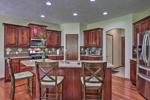 Microwave, oven, stovetop, dishwasher - Spacious Omaha Home w/ Expansive Yard + Patio (Omaha)