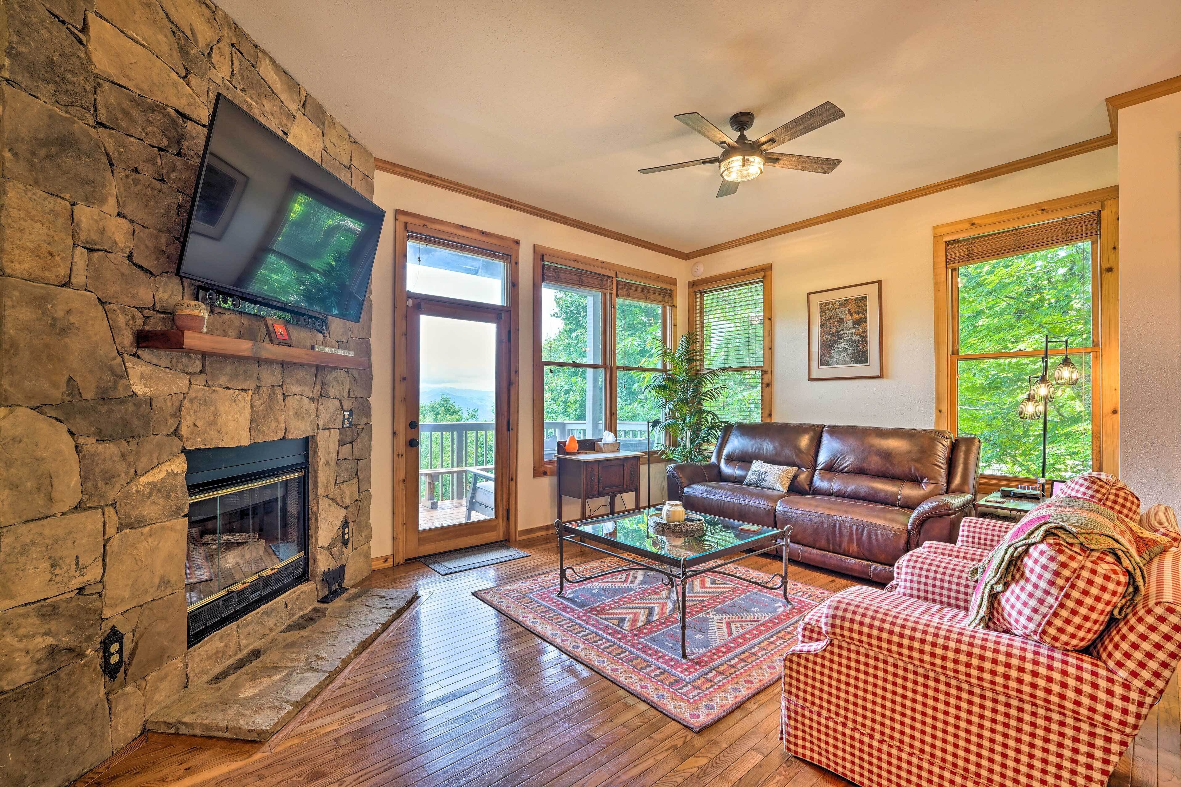 Sunny Burnsville Condo w/ Mtn Views & Balcony