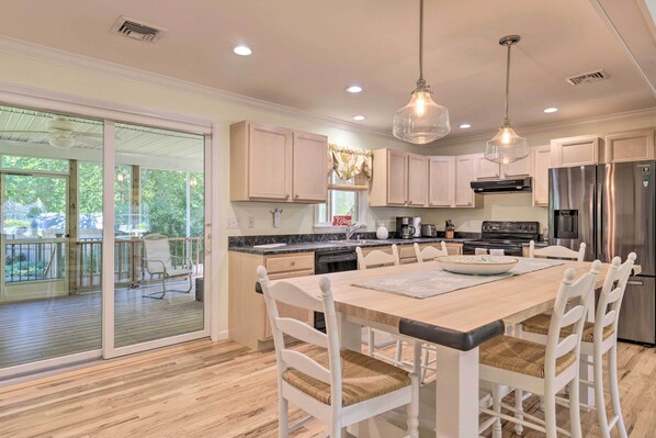 House (4 Bedrooms) | Interior