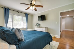 Interior - Fayetteville Vacation Rental - 1 Mi to Downtown! (Fayetteville)