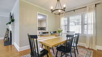 House (2 Bedrooms) | Interior