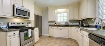 Fayetteville Vacation Rental - 1 Mi to Downtown!