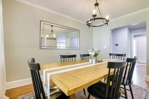 Interior - Fayetteville Vacation Rental - 1 Mi to Downtown! (Fayetteville)