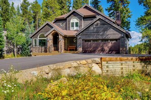 Interior - Mtn-view Breck Home w/ Hot Tub ~ 1 Mi to Ski Lift! (Breckenridge)
