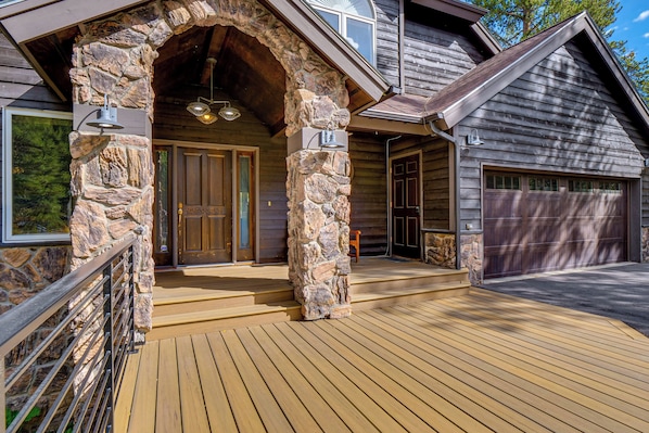 Interior - 1 Mi to Ski Lift: Mtn-view Breck Home w/ Hot Tub! (Breckenridge)