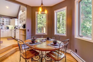 Interior - Mtn-view Breck Home w/ Hot Tub ~ 1 Mi to Ski Lift! (Breckenridge)