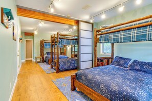 Interior - Mtn-view Breck Home w/ Hot Tub ~ 1 Mi to Ski Lift! (Breckenridge)