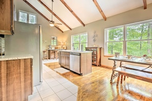 House (3 Bedrooms) | Interior