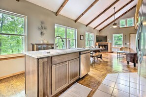 المنشأة من الداخل