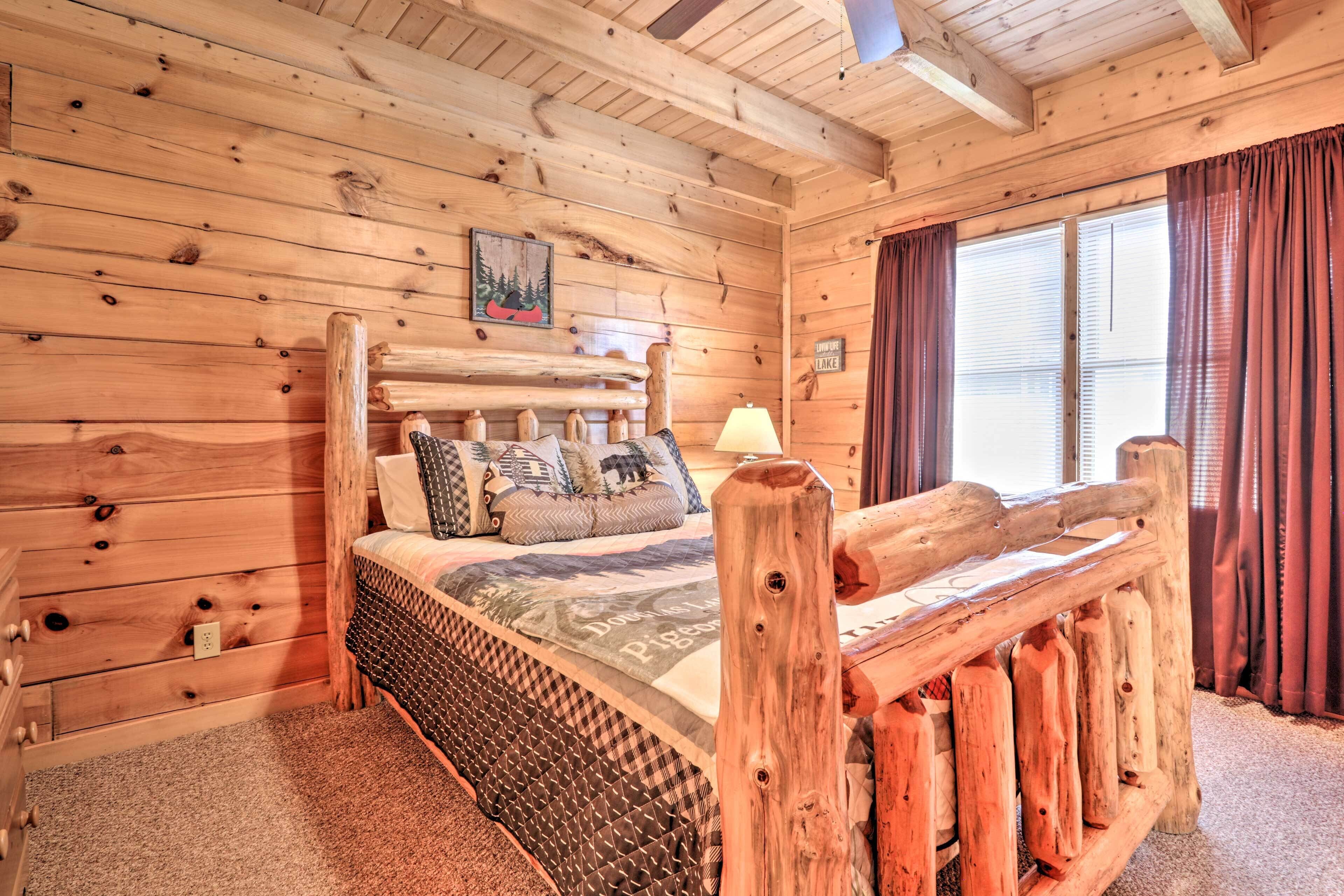 Log Cabin w/ Panoramic Mountain Views!