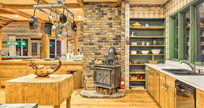 River Access + Mtn Views: Cullowhee Lodge!