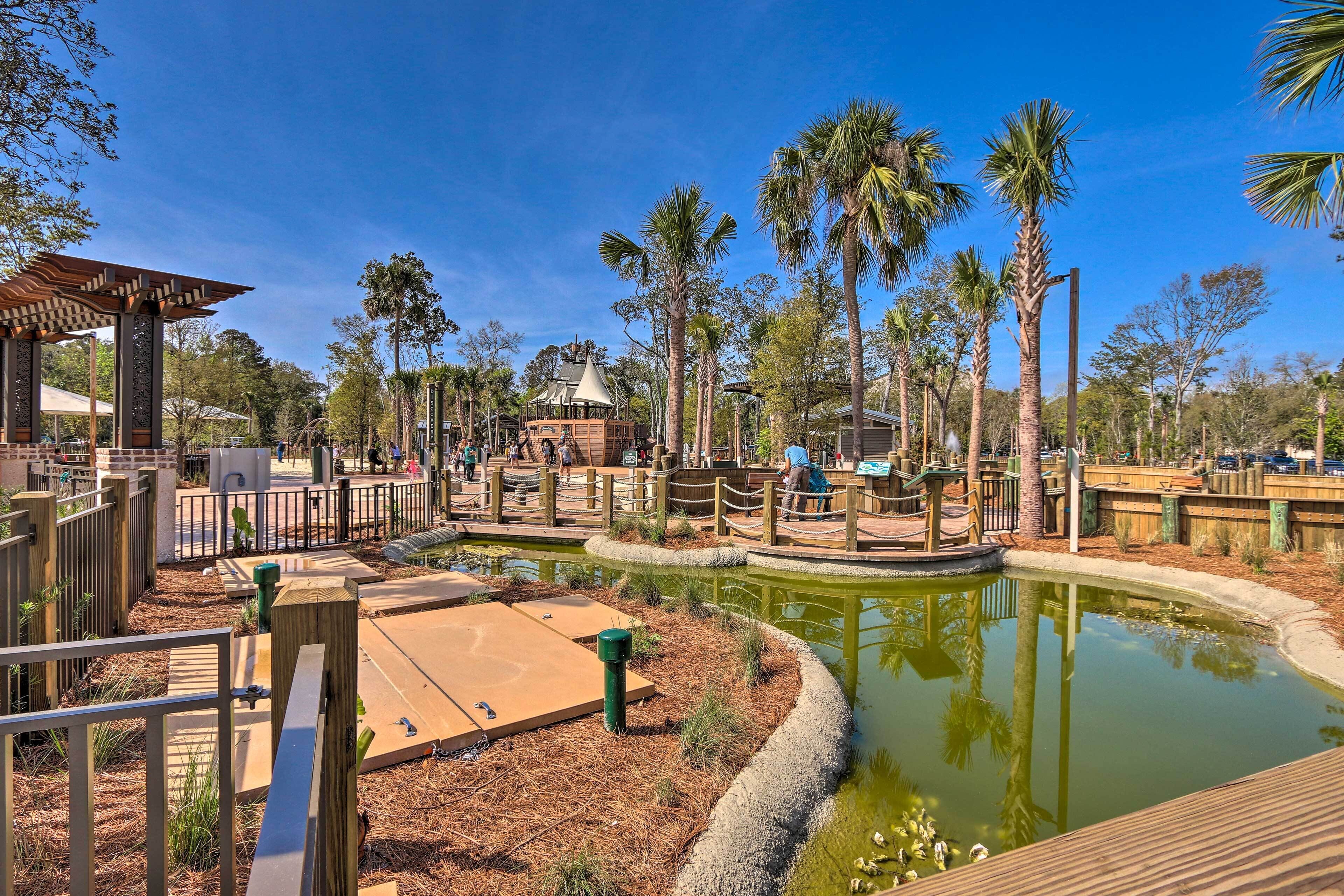 Beachfront Resort Condo w/ Ocean-view Balcony!