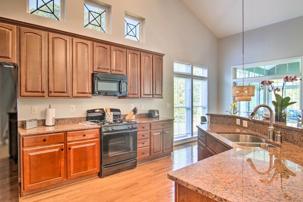 House (4 Bedrooms) | Interior