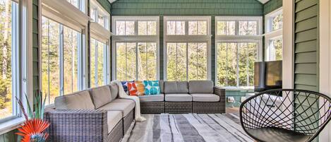 House (4 Bedrooms) | Living area | TV, fireplace