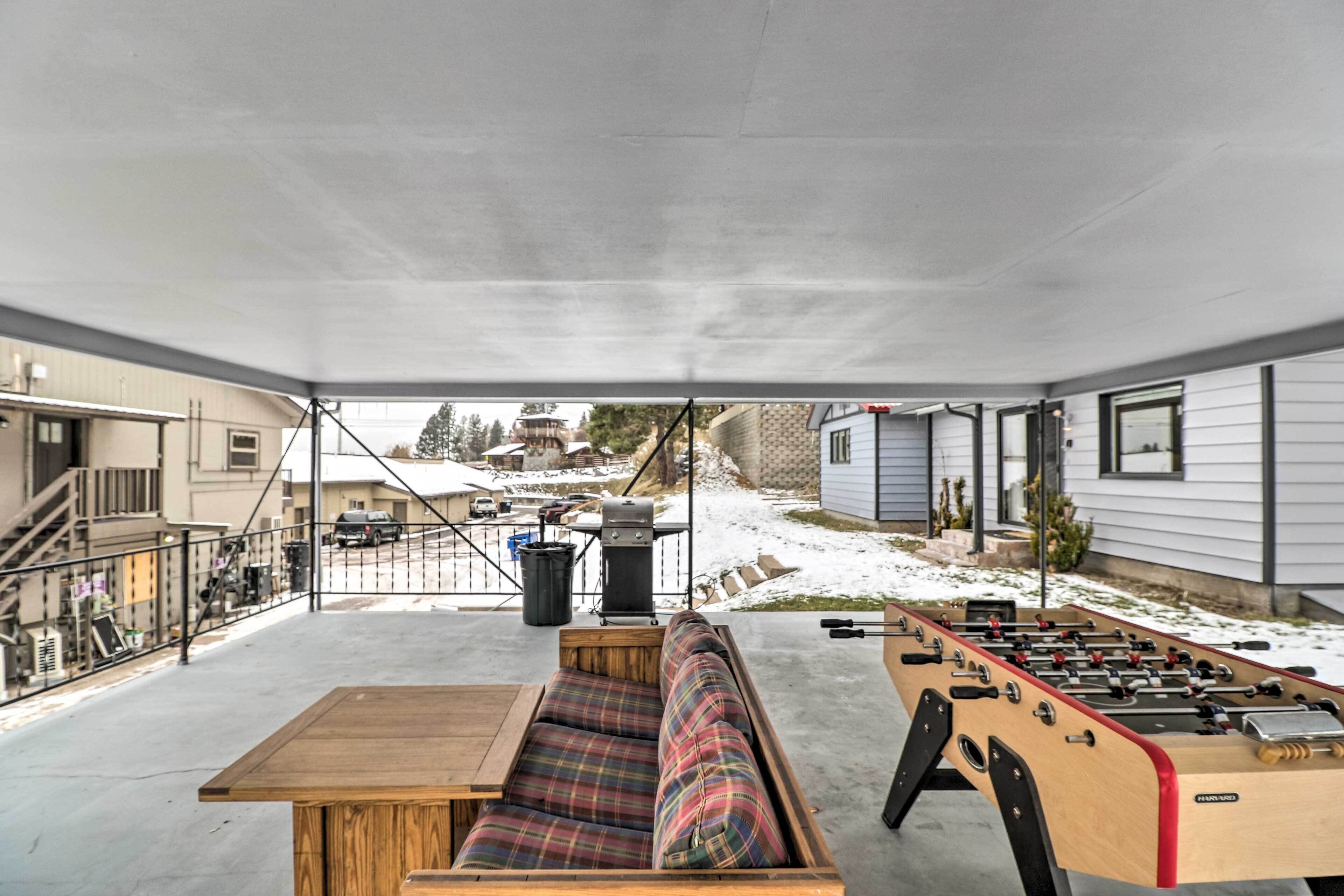 Downtown Bigfork Hub w/ Patio, Walk to Harbor